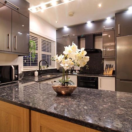 Nice 2 Bed House, Office, Wi-Fi, Free Parking Belfast Exterior foto